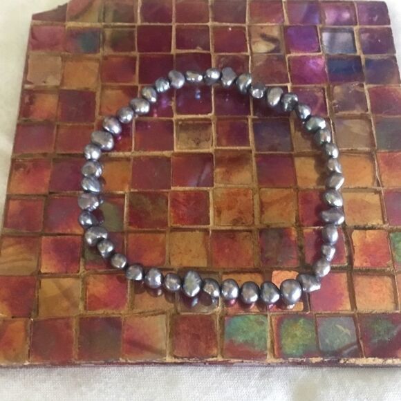 $8 or 3/$15  Grey Freshwater Pearl Bracelet - Picture 1 of 6